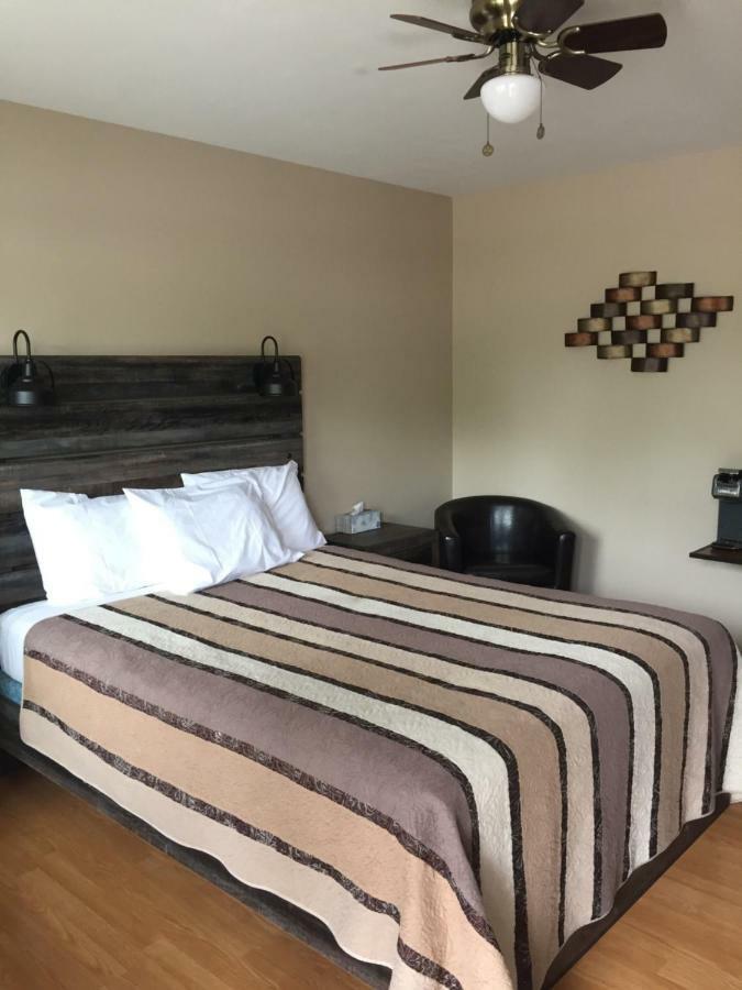 فورت نيلسون Kacee'S Northern Suites المظهر الخارجي الصورة